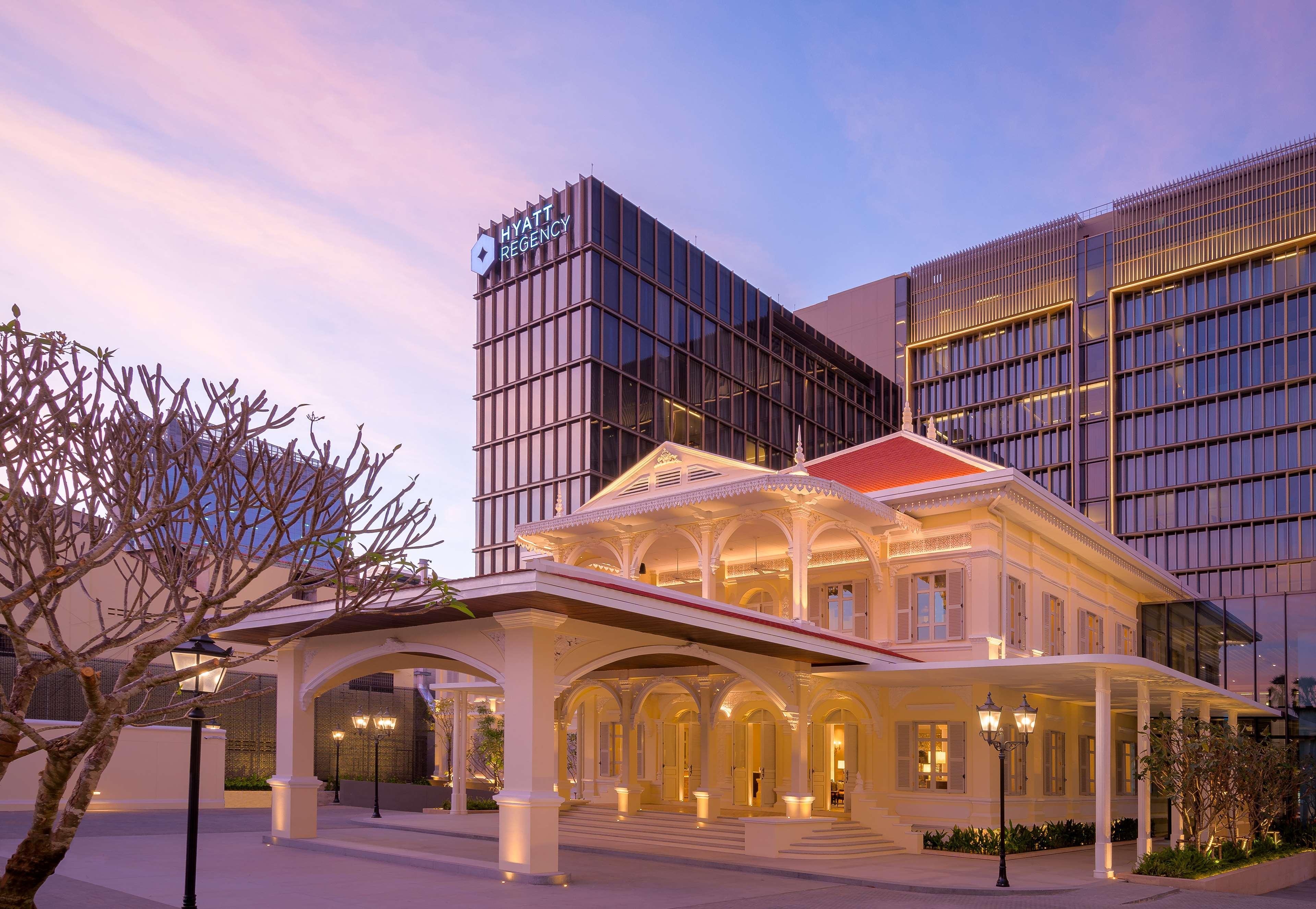 Hyatt Regency Phnom Penh Hotel Exterior photo